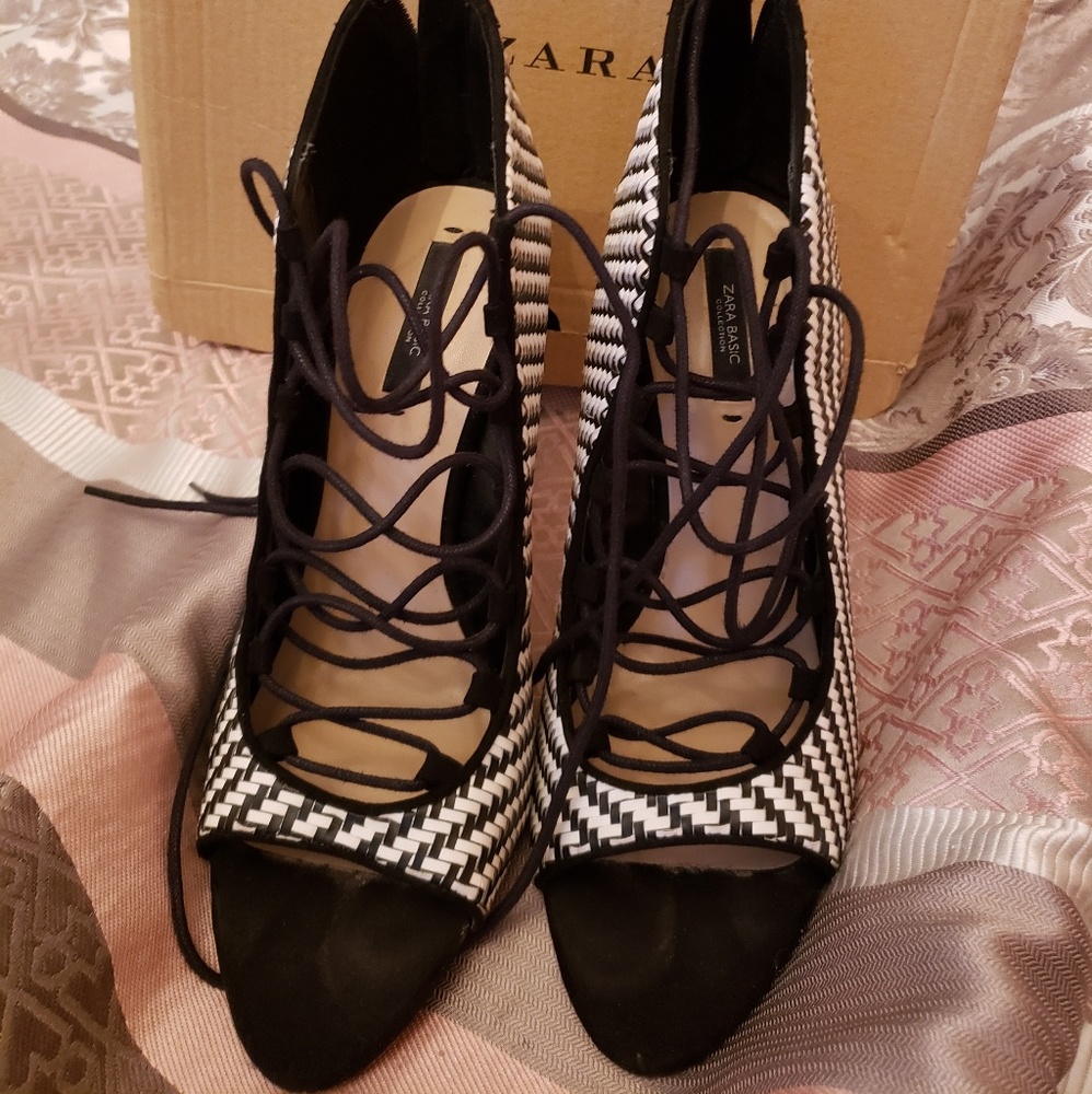 Shoe - Picture 3 of 5